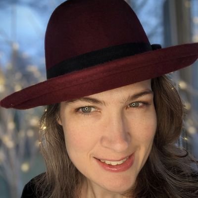 kmaritza's profile picture. Boring human