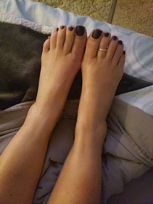 couple just looking to have fun. love to flash, tease and share.