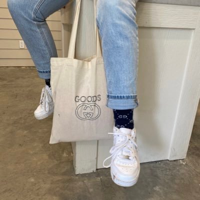 estilobyco's profile picture. Hand embroidered t-shirts, sweatshirts, socks and more! DM for custom orders. Instagram：@estilobyco