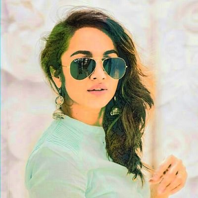 Sakthi_Offcial's profile picture. தளபதிக்கு @actorvijay ரசிகை போல் வேறு எவருக்கும் ரசிகை இல்லை.ஏனெனில் #தளபதி அண்ணா போல் எவருமே இல்லை😌💝
எப்படி பட்ட ரசிகைனு ட்வீட் பார்க்கும் போதே தெரியும் 🔥😍