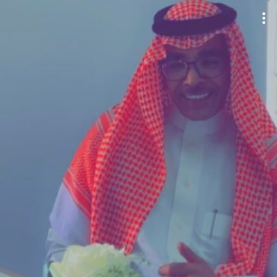 فنان سعودي ،شاعر، ملحن.