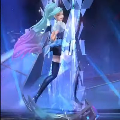 bambilion3's profile picture. Lux wannabe player just following league news