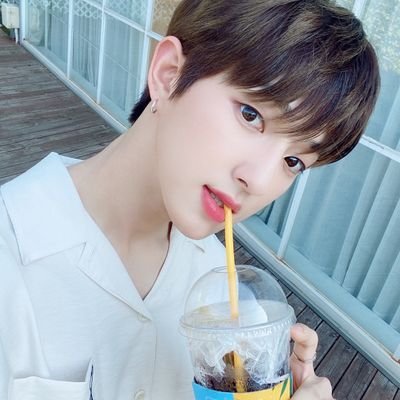 A9poNUDpVeAsdcb's profile picture. 