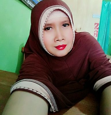 BundaEtyka's profile picture. "Hidup itu lebih indah dari pada yang bisa kita katakan,yang bisa buruk itu sikap kita terhadap nya,bersyukurlah"