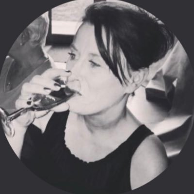 Loves travel, eating out & good wine! Sweet creator, event co-ordinator & volunteer. Huge Foo Fighters fan and supporter of Swindon Town FC and Liverpool FC.