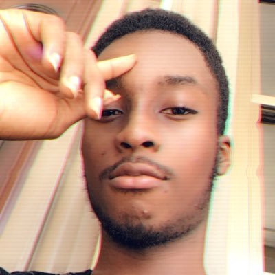 Lassey19's profile picture. 😂