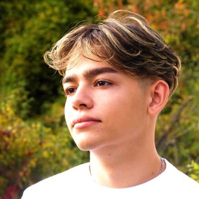 kingCosta616's profile picture. Guys I really don’t know how to use Twitter