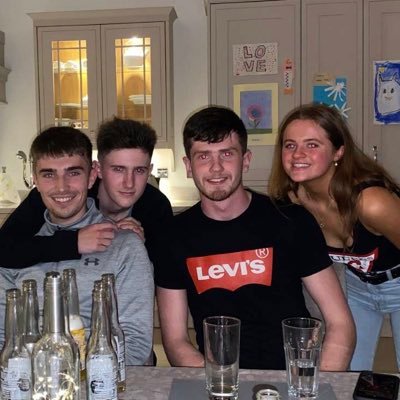 de_veale's profile picture. 