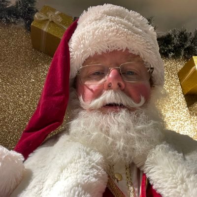 Entertainerkei1's profile picture. Award-winning | Actor | Magician | Fire-Eater | Santa | Pantomime Dame |