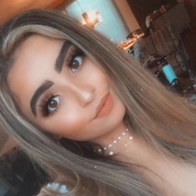 Alanieaviles's profile picture. 