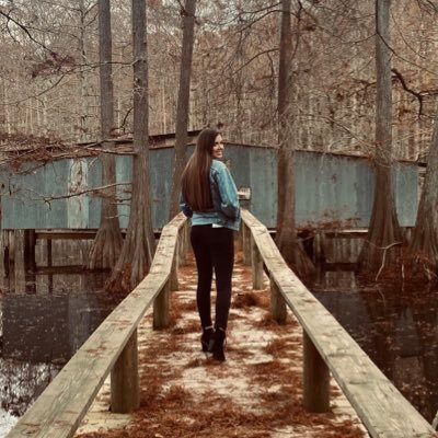 julia_bacci's profile picture. she•her