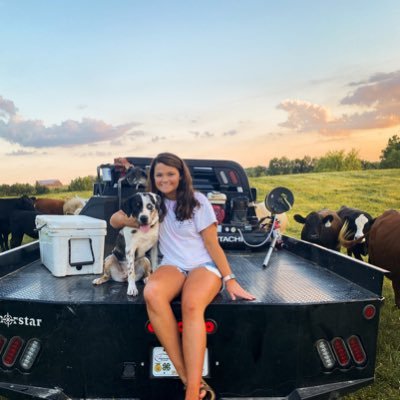 ashlee_nicole12's profile picture. 