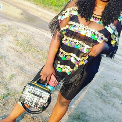 Hotty la date... DM is open for serious man, let's make a good relationship ❤️❤️❤️