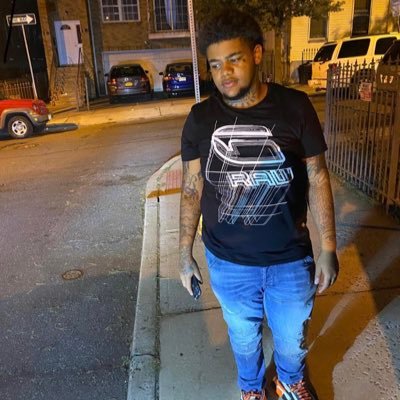 middy_gfatzzo's profile picture. Don’t worry about fitting in when you’re custom made🤷🏽‍♂️  LLGrandson