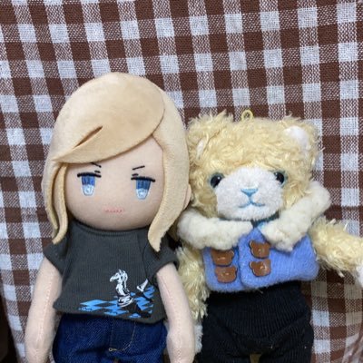 グッズなど取引用垢作りました。主にうたプリ(カミュさん)、あんスタ(最推し北斗君、敬人さん、他好きな人 多め )、ツキウタ。(年長組)、推しております。最推しは前野智昭さんです。かなり前に成人済です。猫ちゃんも一緒に暮らし中。家族に喫煙者あり。たまに娘分も探します。よろしくお願いします♪