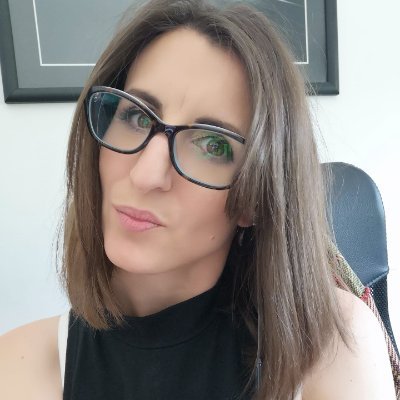 MAJIS_LP's profile picture. | MUA | Admin. de Empresas | Idiomas | Sistemas de Calidad | Fotografía | DIY | Música & Películas | Take it... Or let it be