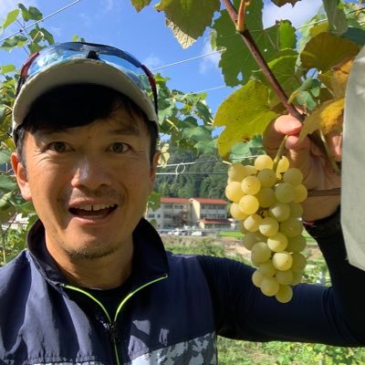 山野峡大田ワイナリーhttps://t.co/GGIjbFEYTt醸造責任者。「山野からのお便りワイン」で、さまざまなシーンのテーブルを鮮やかに彩ります。 YouTubeチャンネル「山野なんで」配信中https://t.co/y9NXiccSIc