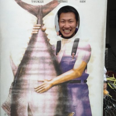 鳶職 → ジュエリー職人 → Webデザイナー / 一級ジュエリー技能士 / 技能オリンピック全国3位 / Webブログ5万PV / 独学でWEB制作 → 5名体制Web事務所 / Web制作・ECサイト運営・Shopify関連嘆き多め