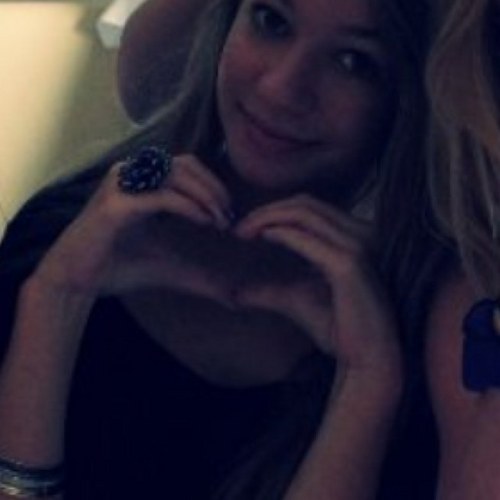 I'm Aussie, babe ;) friends, music, bieber fever, cyrus virus, harry potter, swifter, i follow back! 20/8/2011 cody simpson followed without me tweeting him!