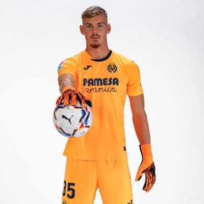🧤 Goalkeeper of @VillarrealCF 🤝 Puma Athlete