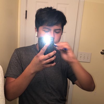 oilleakershit's profile picture. I guess I’ve been living in a desert cuz this account dry asf 🥲