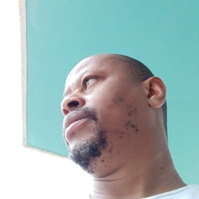 tshiut's profile picture. Tlhapi folofela leraga metsi a pshele o a bona.