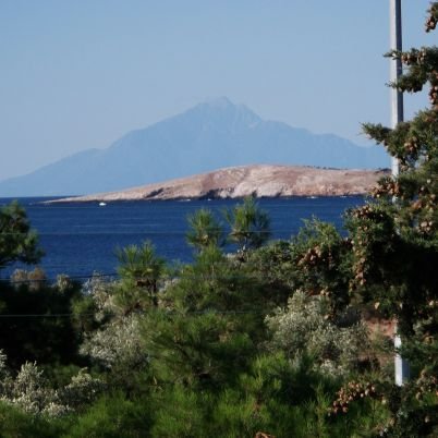 Jan27496906's profile picture. Lubię zapach pomarańczy ... Kocham Polskę, lubię klimaty wysp greckich ... Banuję chamstwo i natrętną głupotę...