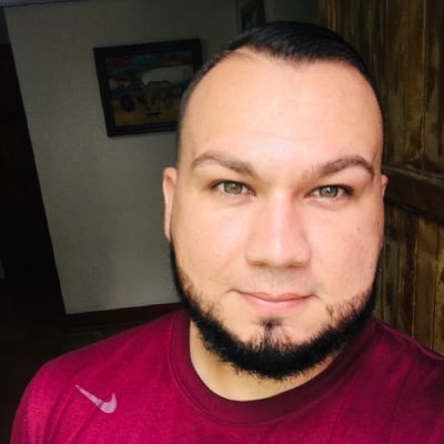 jerrymendieta's profile picture. Musico (bajista) y me gusta usar mi talento para adorar al Rey de Reyes Dios