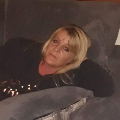 Pegsuzie13's profile picture. 