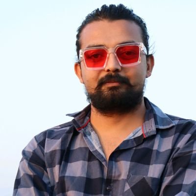 MiLLanDabhi's profile picture. ઊડતું પંખી...⛳

અઘોરપંથી...!

🧡