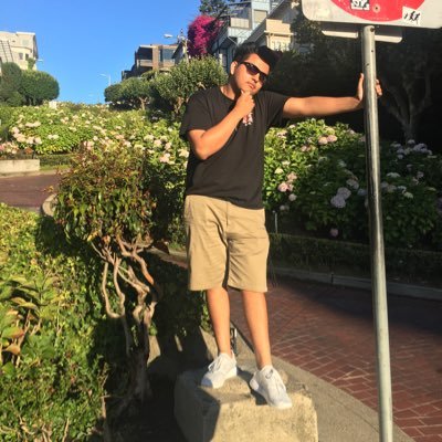 IGT97's profile picture. It looked kinda sketchy, but there was food so I went