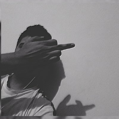 Line2Officall's profile picture. 