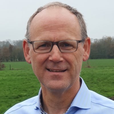 Strateeg en financieringsspecialist Agro, geboren Sallander, vader, hondengek, koeiengek