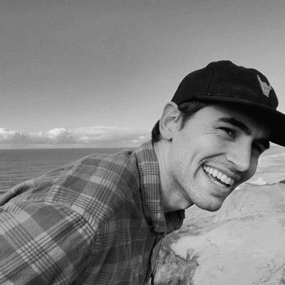 TH0MAS_blake's profile picture. Just a sports guy