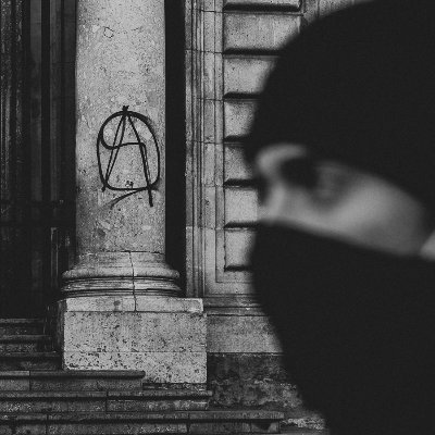 Contre toutes institutions oppressives. Anarchiste 🏴161