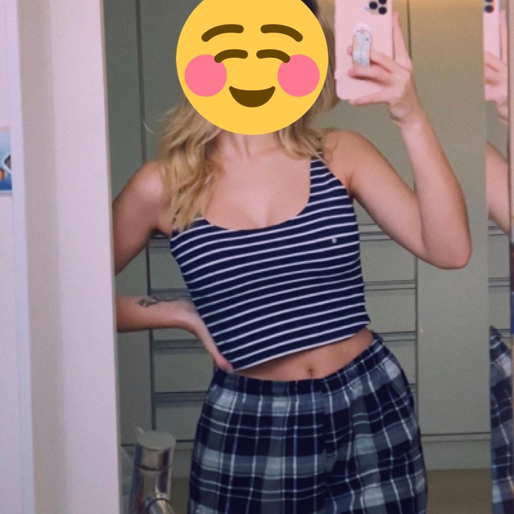 Juliette 20 ans 🇫🇷 Etudiante en École de Commerce - Vend nudes 🍆 Rien de gratuit 😊 Pas d'échange ❌ Compte Certifié NoFake