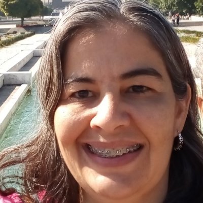 daniddsboa's profile picture. Professora do IRID/UFRJ. Doutora e Mestre em História Comparada da UFRJ. Apaixonada por GATOS.