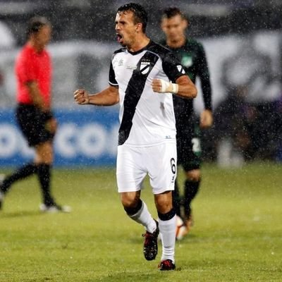 Jugador de @DanubioFC. Acá nací y fui Campeón Uruguayo 2013/2014 🏆🇺🇾