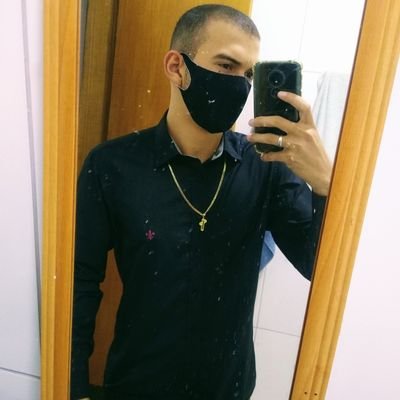 de direita, graduando em engenharia mecânica📚🇧🇷
