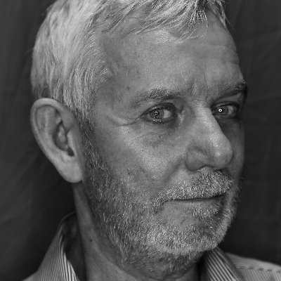 ZappaGear's profile picture. Mick Ekers tweets about his book 'Zappa Gear', Frank Zappa, the history of music technology, the dialectics of poodle play,  and other concomitant topics.