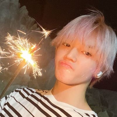 pattxies's profile picture. i hate it here 🤠🚶