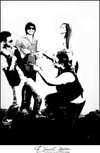 DestinoBanda's profile picture. Sitio oficial de la Banda Destino en twitter..Creemos en Dios y en los sueños que el nos a dado y que el tiene los tuyos también..