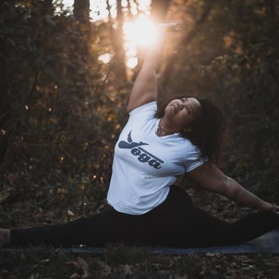 #Yogateacher! 🧘🏽♀️🕉️🗽#NYC ♓♋♎
Join a virtual yoga class! 👩🏽🏫
#Plussizefitness 😊 🤸🏽♀️🙏🏽
#healthandwellness #ytt200 💪