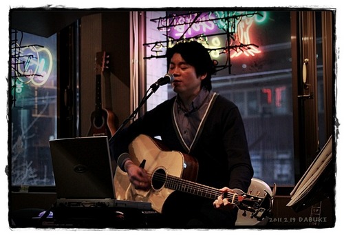 musictree33's profile picture. 통기타를 좋아하고 김광석 노래를 사랑하는 사람 
술한잔,노래한곡, 그리고 사람이 그리운분들을 기다립니다.~