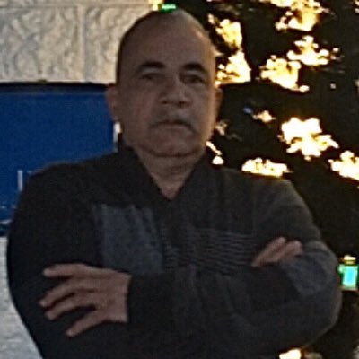 Un estado autoritario, los derechos emanan del estado, y se conceden al pueblo. En un estado libre, los derechos emanan del pueblo y se conceden al estado .