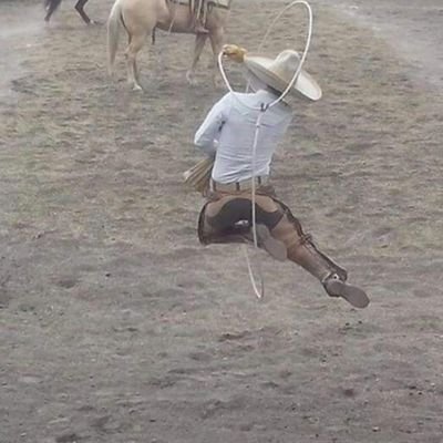 Exestudihambre, FECA. Nacido en chente warrior . Grupo FEMSA. Algo grillero charro y bailador.