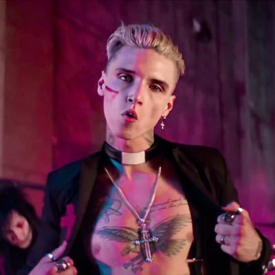 Every saint has a past, and every sinner has a future • It’s time for confession @AWaiIOfCanary • Original Character • Mature Content Roleplay • #Dragonfly