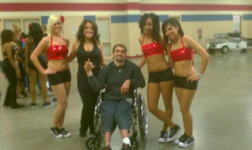 what's up all my tweeter ppll my a Dj in a pmotor on facebook in twitte myspace in I live in tx 806 I'm 21 I lik to Dj in if you to no my add me to myspace