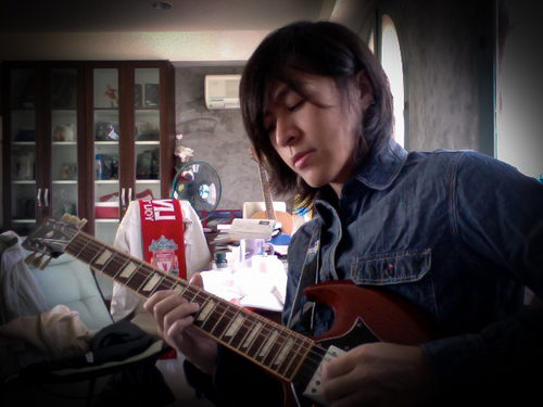 Esports Personality (TH/EN) VALORANT Host/Analyst/Shoutcaster
Once a Jazz Guitarist.