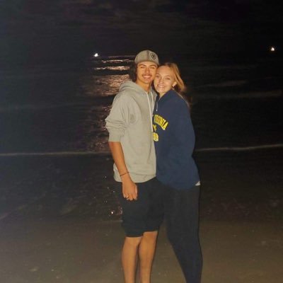 kayleijo30's profile picture. WV🌻